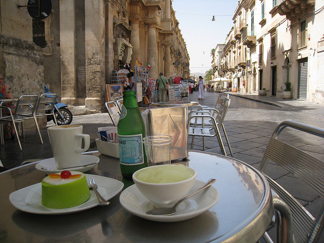 2860189135_f27f4cab9e_z (1).jpg